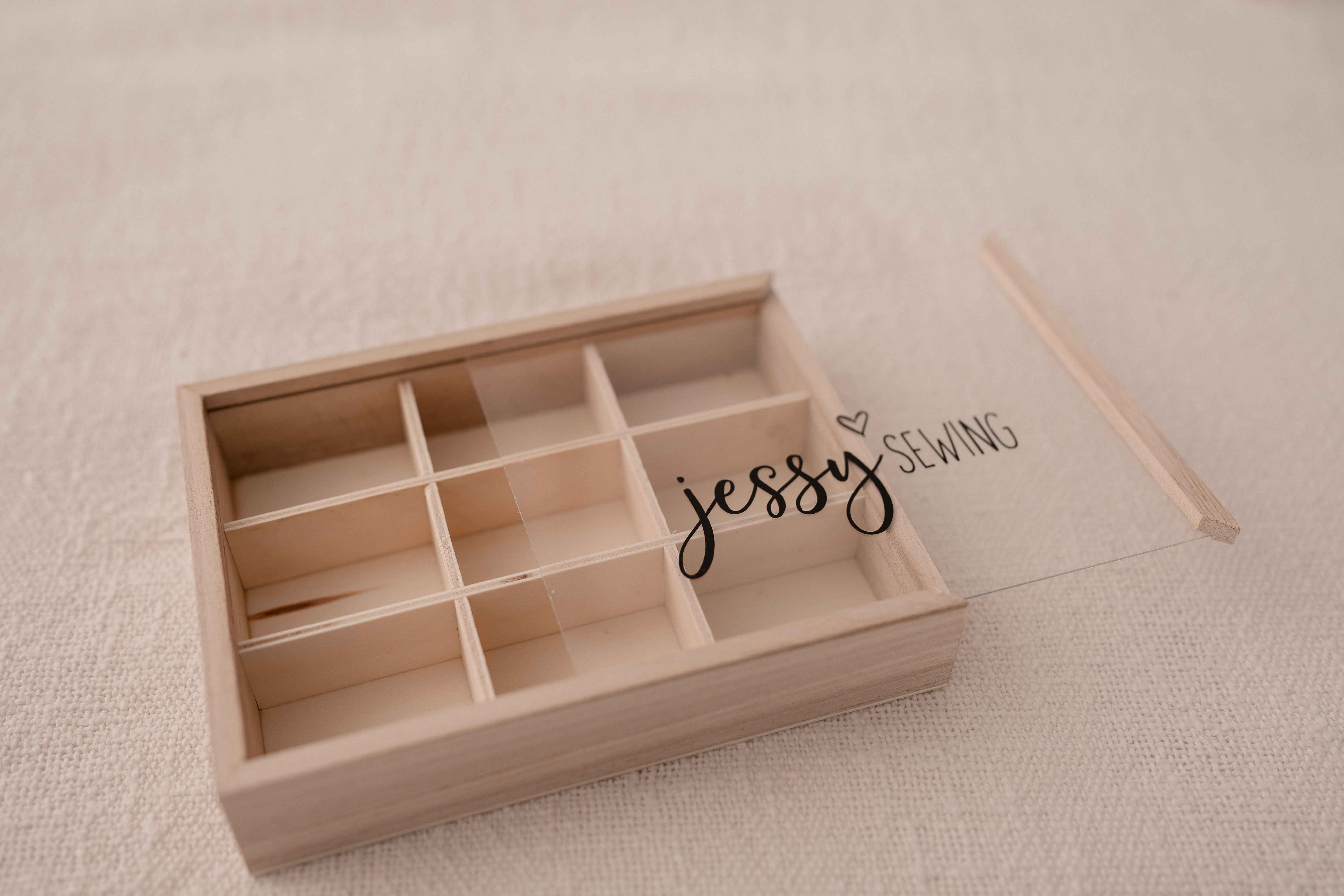 kleine Weblabel-Box aus Holz 